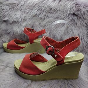 Crocs Hanalei Wedge Canvas Ankle Strap Sandals Womens Size 8 Red